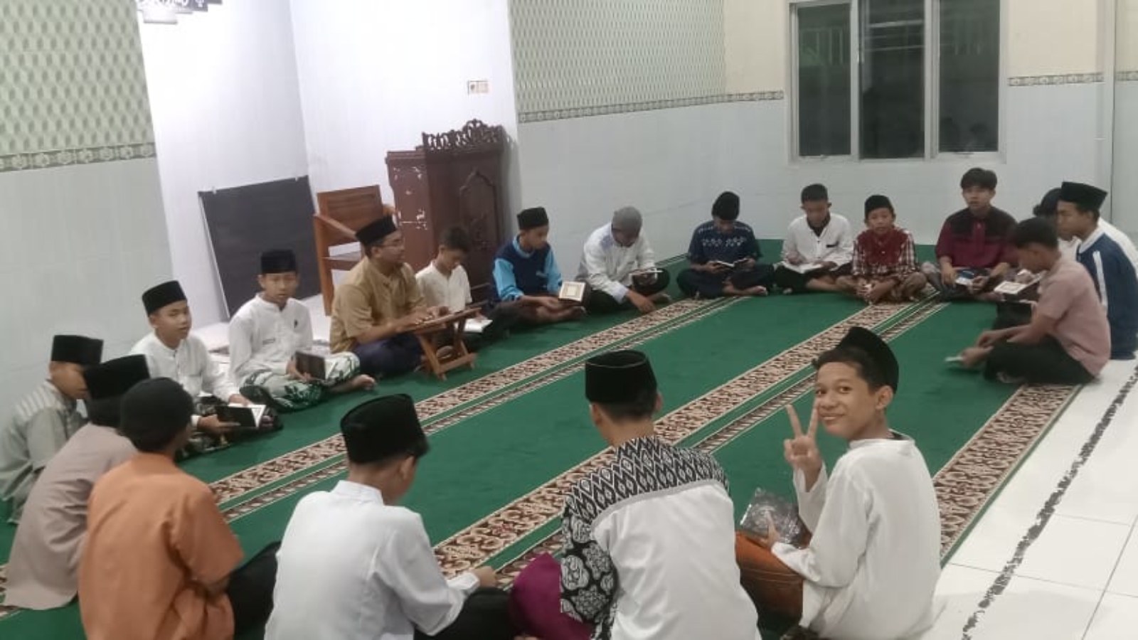 Foto Kegiatan Yasinan Rutin Santri