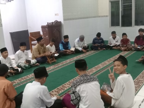 Foto Kegiatan Yasinan Rutin Santri