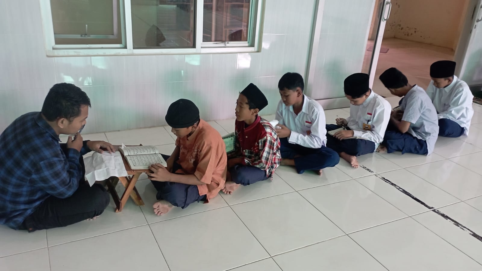 Foto Pembelajaran Al Quran Santri